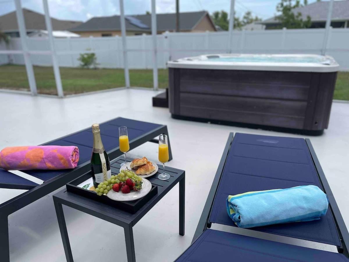 Endless Summer Retreat Jacuzzi 3Kingbed Airhockey เคปคอรัล ภายนอก รูปภาพ